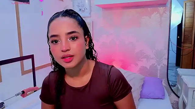 Emma Thompssonn online show from August 5, 2026, 11:59 am