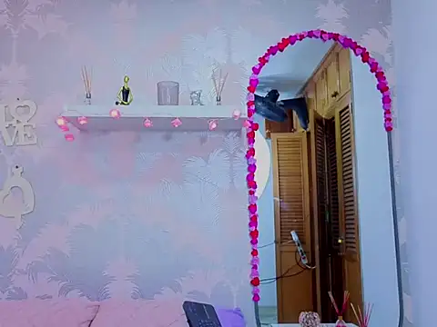 Emma Thompssonn online show from February 14, 2026, 11:54 am