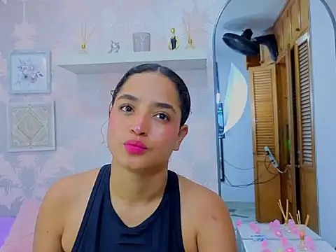 Emma Thompssonn online show from February 19, 2026, 12:02 pm