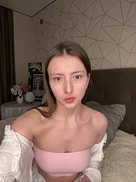 Snapshot of Dream_Woman4U chatting on April 9, 2026, 3:19 am Dream Woman4U online show from April 9, 2026, 3:19 am