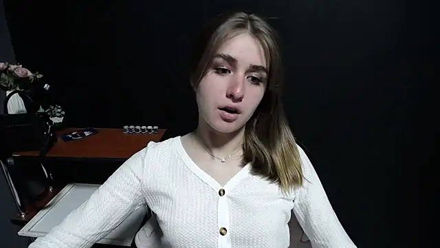 Snapshot of Sunny_siren chatting on May 7, 2026, 1:58 pm Sunny siren online show from May 7, 2026, 1:58 pm
