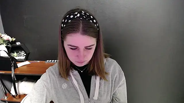Snapshot of Sunny_siren chatting on April 8, 2026, 12:17 pm Sunny siren online show from April 8, 2026, 12:17 pm