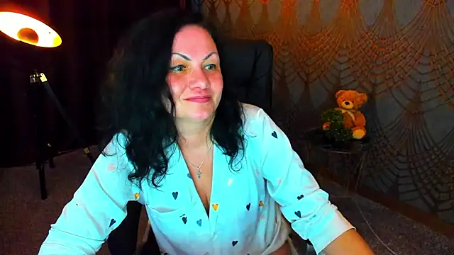 IrissMoon online show from May 21, 2026, 4:21 am