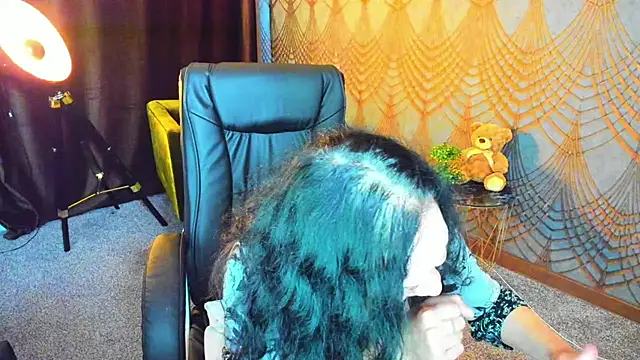 IrissMoon online show from May 11, 2026, 2:45 pm