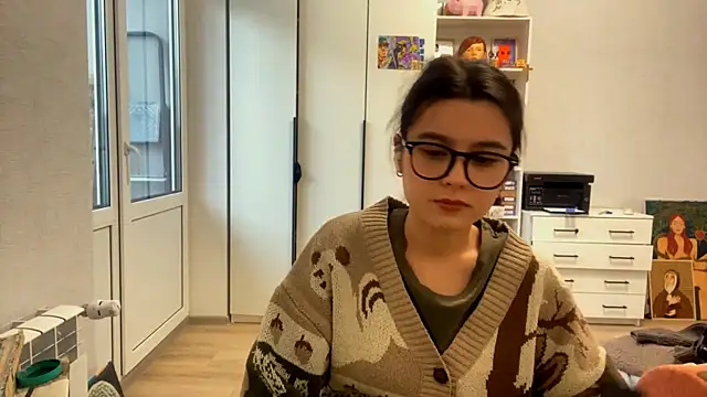 Snapshot of SaintMari chatting on February 8, 2026, 12:14 pm SaintMari online show from February 8, 2026, 12:14 pm