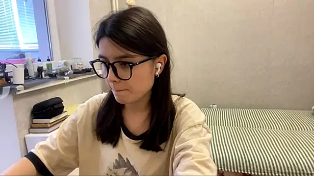 SaintMari online show from July 17, 2026, 1:19 pm