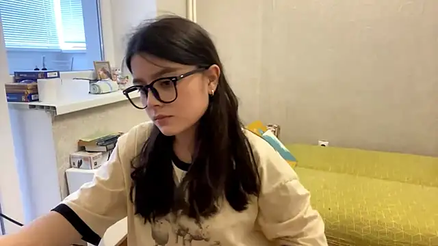 SaintMari online show from June 26, 2026, 2:12 pm