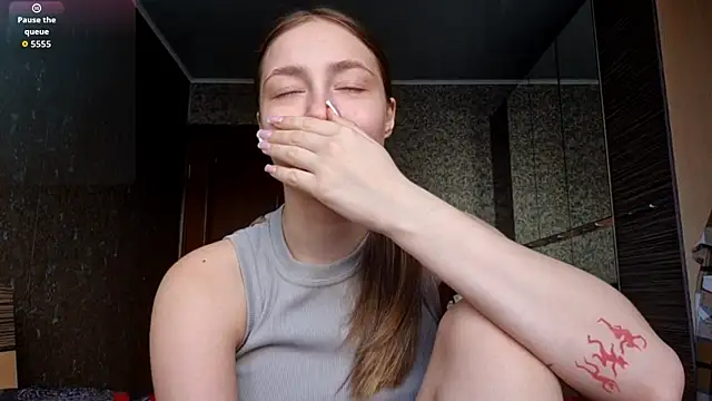 Snapshot of MousyHello chatting on February 12, 2026, 5:18 am MousyHello online show from February 12, 2026, 5:18 am