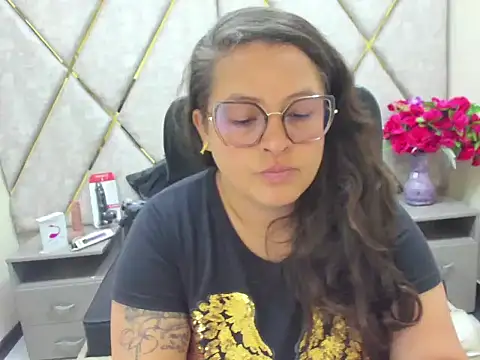 Sarah Boobs  online show from April 24, 2026, 3:30 am