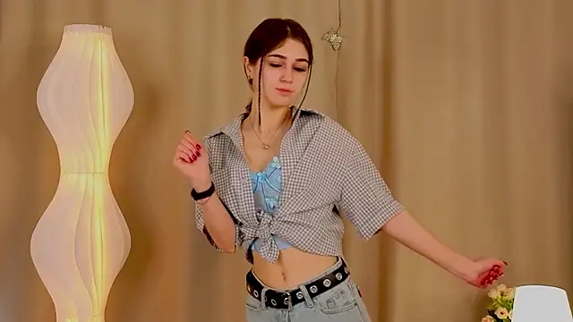 HaIinaDifabio online show from February 2, 2026, 6:12 am