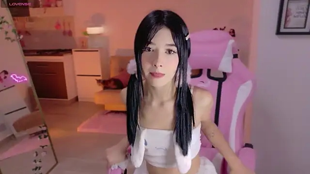 Blush Marie online show from April 24, 2026, 2:02 am