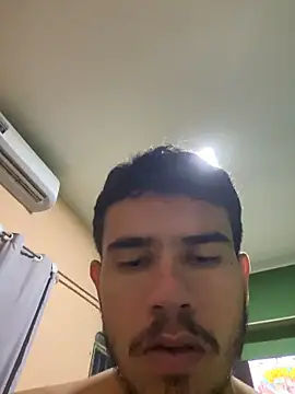 Snapshot of reipromiscuo01 chatting on February 6, 2026, 2:51 am reipromiscuo01 online show from February 6, 2026, 2:51 am