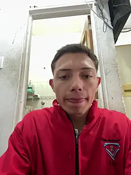 Snapshot of santiObrero chatting on May 11, 2026, 4:04 pm santiObrero online show from May 11, 2026, 4:04 pm