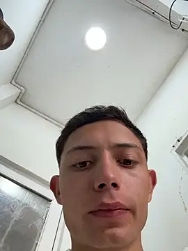 santiObrero online show from June 27, 2026, 3:29 pm