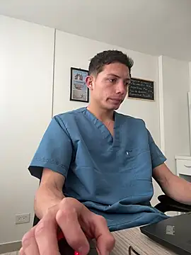 santiObrero online show from August 7, 2026, 4:46 pm