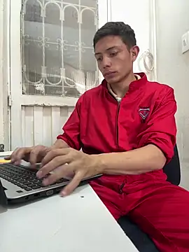 santiObrero online show from April 27, 2026, 8:29 pm