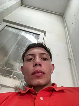 santiObrero online show from July 10, 2026, 3:34 pm