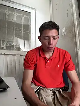 santiObrero online show from June 25, 2026, 2:55 pm