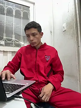 santiObrero online show from April 29, 2026, 8:26 pm