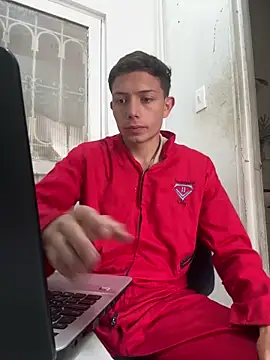 santiObrero online show from May 4, 2026, 3:26 pm