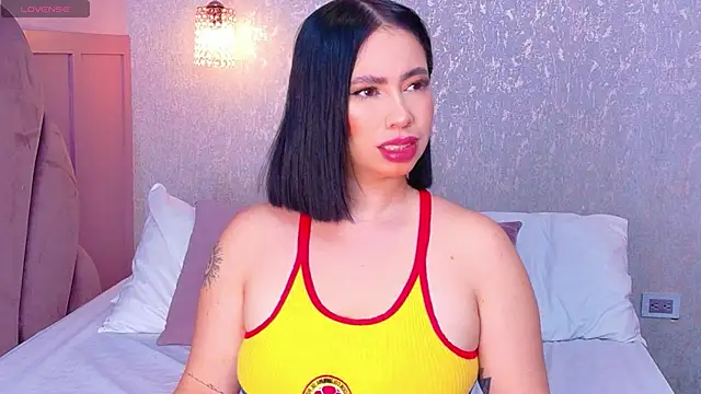 Snapshot of Sienna-Gold chatting on June 17, 2026, 2:05 pm Sienna-Gold online show from June 17, 2026, 2:05 pm