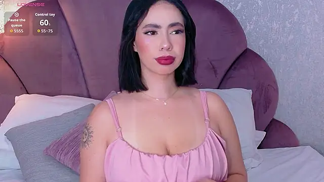 Snapshot of Sienna-Gold chatting on June 4, 2026, 1:27 pm Sienna-Gold online show from June 4, 2026, 1:27 pm