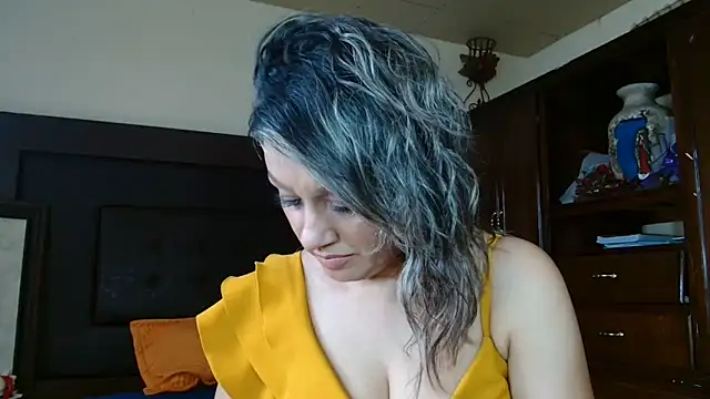 aitanalove  online show from June 11, 2026, 10:51 pm