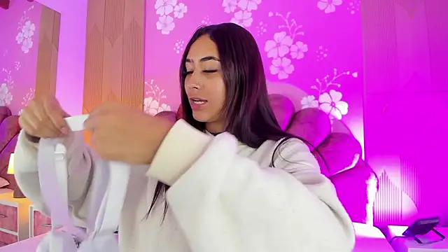 MadisonFox1 online show from March 17, 2026, 11:46 am