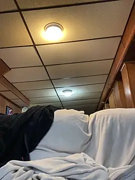 Snapshot of givemeabreak34 chatting on February 6, 2026, 7:32 pm givemeabreak34 online show from February 6, 2026, 7:32 pm