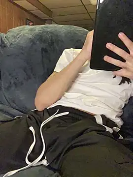 Snapshot of givemeabreak34 chatting on March 2, 2026, 7:15 am givemeabreak34 online show from March 2, 2026, 7:15 am