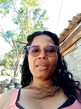 Snapshot of Yandris_1212 chatting on February 4, 2026, 2:45 pm Yandris 1212 online show from February 4, 2026, 2:45 pm