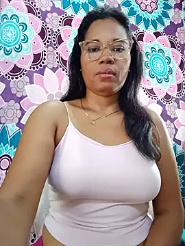 Snapshot of Yandris_1212 chatting on July 4, 2026, 1:37 pm Yandris 1212 online show from July 4, 2026, 1:37 pm