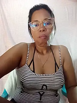 Snapshot of Yandris_1212 chatting on July 17, 2026, 1:52 pm Yandris 1212 online show from July 17, 2026, 1:52 pm