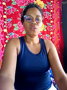 Snapshot of Yandris_1212 chatting on February 13, 2026, 2:28 pm Yandris 1212 online show from February 13, 2026, 2:28 pm