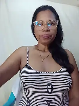 Snapshot of Yandris_1212 chatting on August 4, 2026, 1:37 pm Yandris 1212 online show from August 4, 2026, 1:37 pm