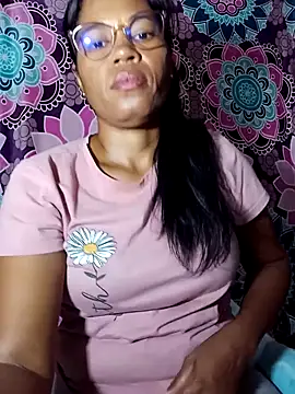 Snapshot of Yandris_1212 chatting on February 19, 2026, 2:30 am Yandris 1212 online show from February 19, 2026, 2:30 am