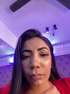 Snapshot of Auri__ chatting on February 13, 2026, 8:09 pm Auri online show from February 13, 2026, 8:09 pm