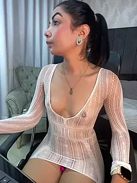 Snapshot of Auri__ chatting on March 13, 2026, 11:59 am Auri online show from March 13, 2026, 11:59 am