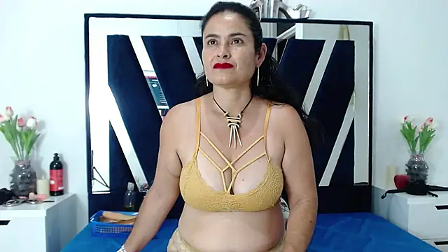 CrystallGomes online show from March 16, 2026, 5:44 am