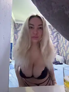 Snapshot of Evananse chatting on February 19, 2026, 8:28 pm Evananse online show from February 19, 2026, 8:28 pm