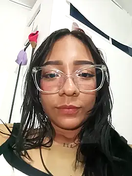 SOL BITTTCH online show from February 4, 2026, 6:30 am