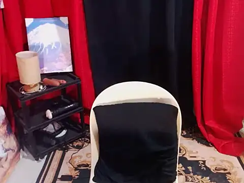 ExoticBigcockQueen online show from June 10, 2026, 8:32 pm