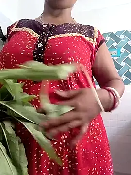 Hot-Tinaa online show from May 7, 2026, 9:23 am
