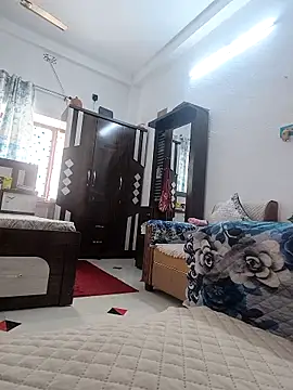 Hot-Tinaa online show from April 6, 2026, 7:31 am