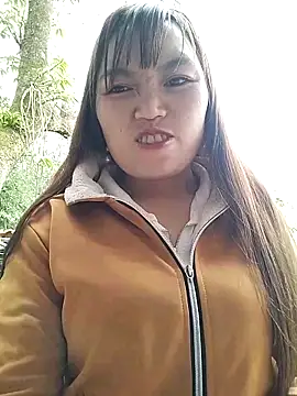 lia-coy online show from April 24, 2026, 12:45 am