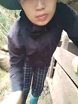 lia-coy online show from February 14, 2026, 4:13 am