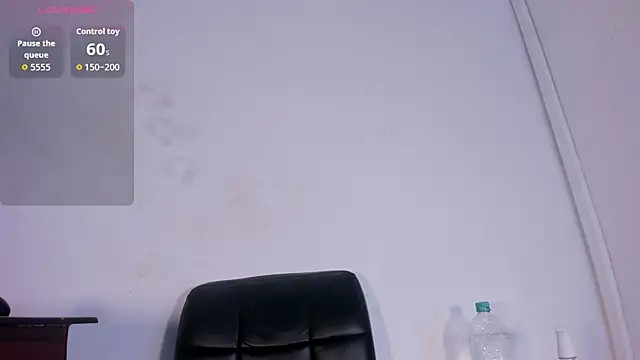 Snapshot of naughtylizeth_ chatting on April 18, 2026, 5:48 pm naughtylizeth online show from April 18, 2026, 5:48 pm
