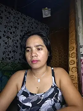LoveSammantha24xxx online show from May 18, 2026, 2:55 am