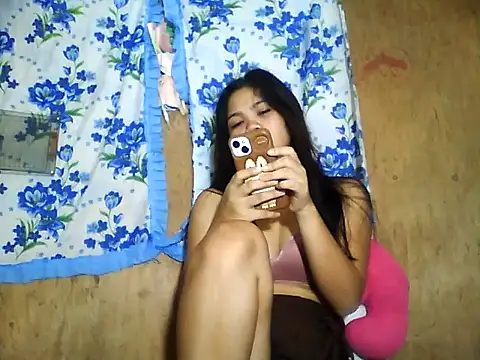 Snapshot of PinaySkinnyJust18 chatting on June 11, 2026, 9:34 pm PinaySkinnyJust18 online show from June 11, 2026, 9:34 pm