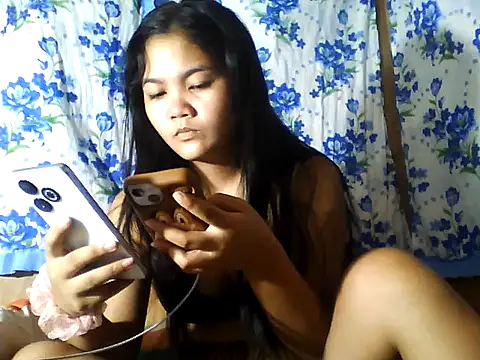 PinaySkinnyJust18 online show from July 6, 2026, 9:50 pm